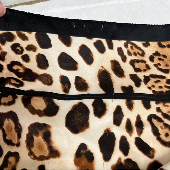 Big Leopard Silky Scarf-no label- machine edge-32"x35" sm flaw see pic - Picture 8 of 8